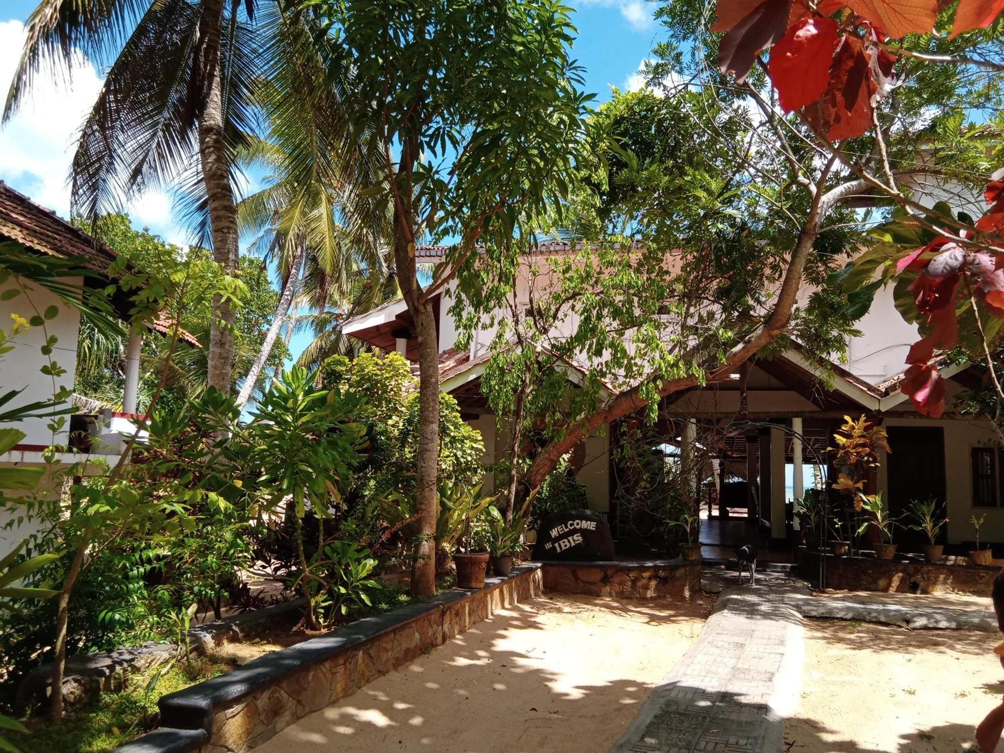 Ibisbird Beach Bungalows, Sport, Spa And Restaurant Tangalle Esterno foto