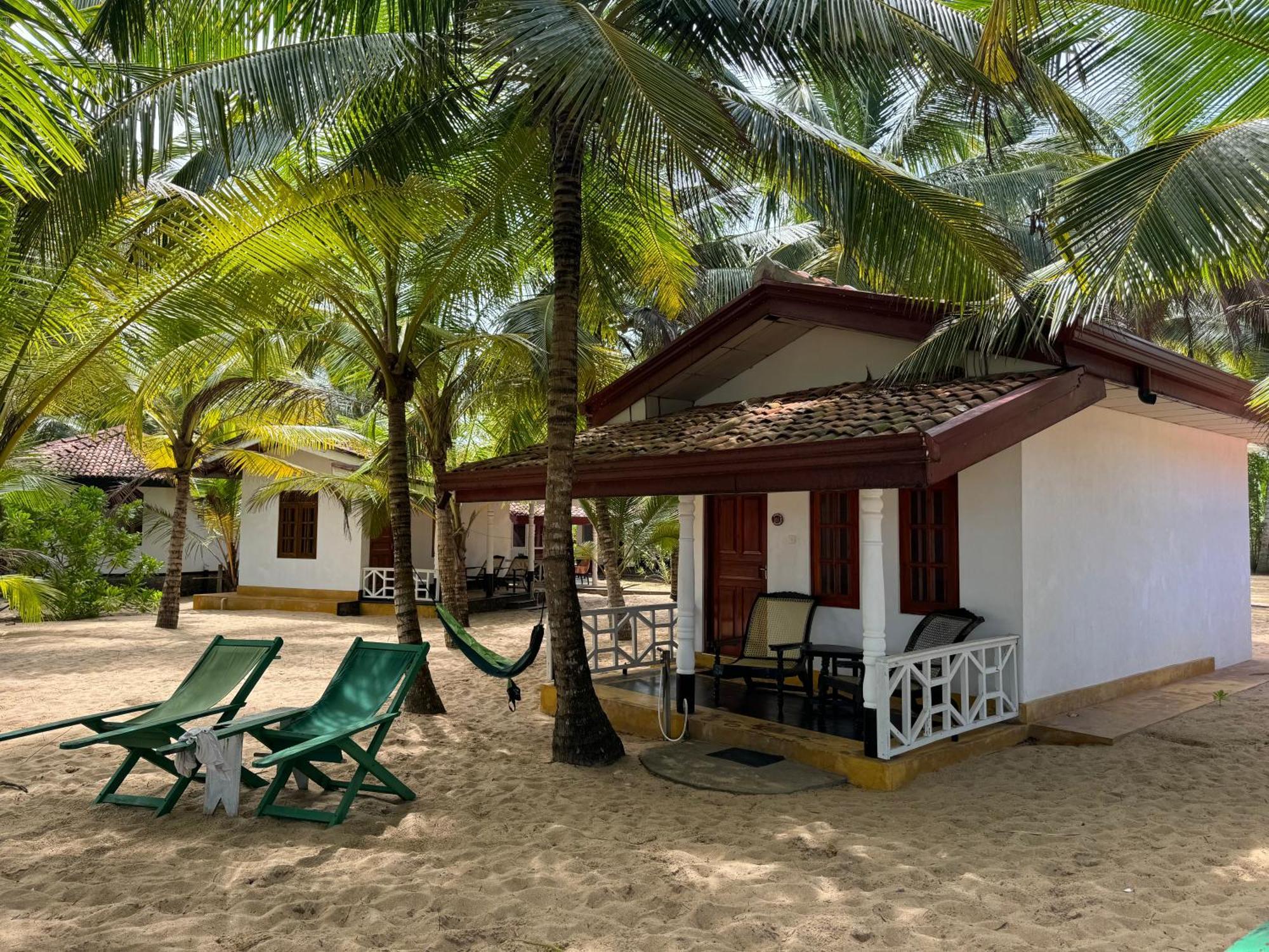 Ibisbird Beach Bungalows, Sport, Spa And Restaurant Tangalle Esterno foto
